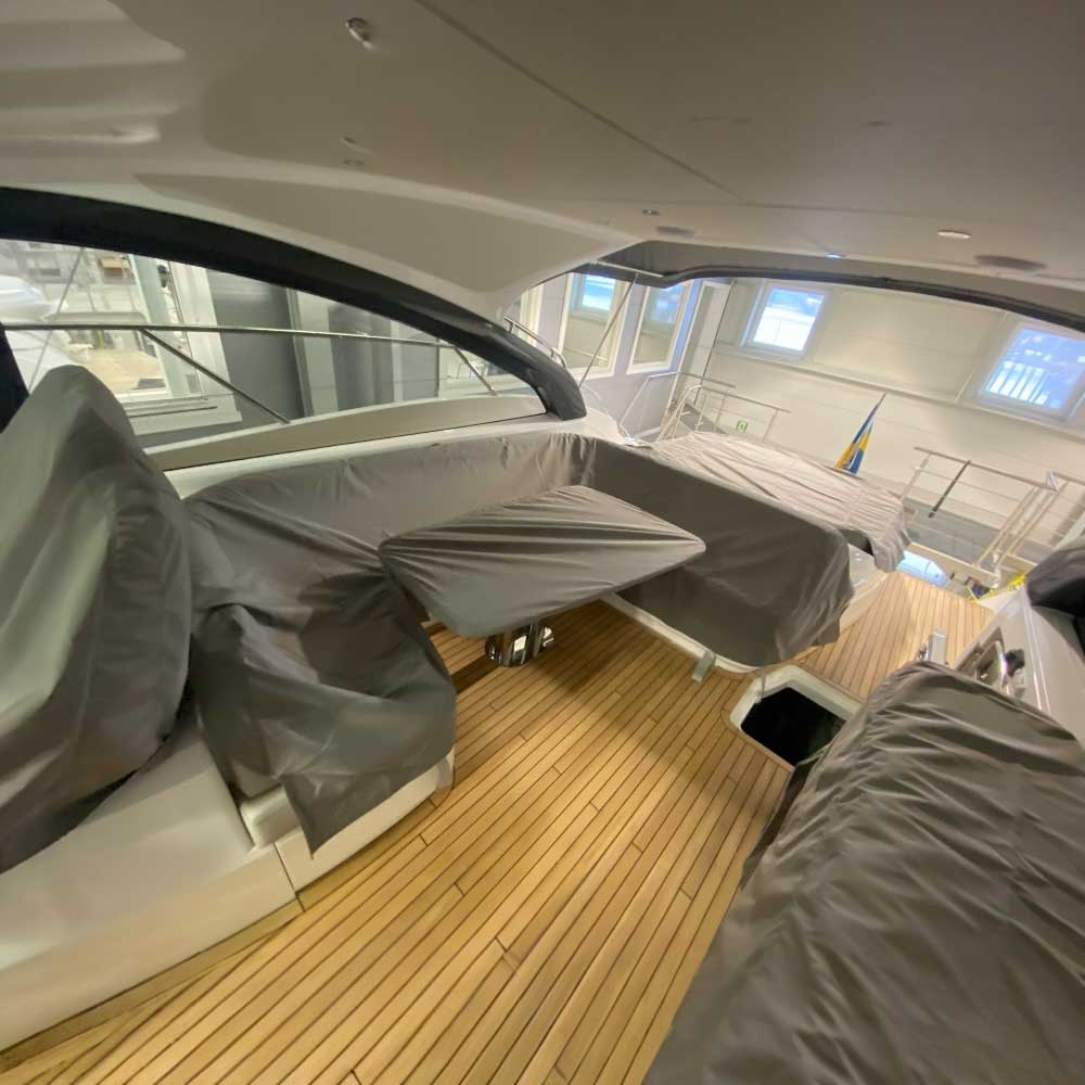 V50 OPEN 1X (2020-CURRENT) COCKPIT TABLE COVER